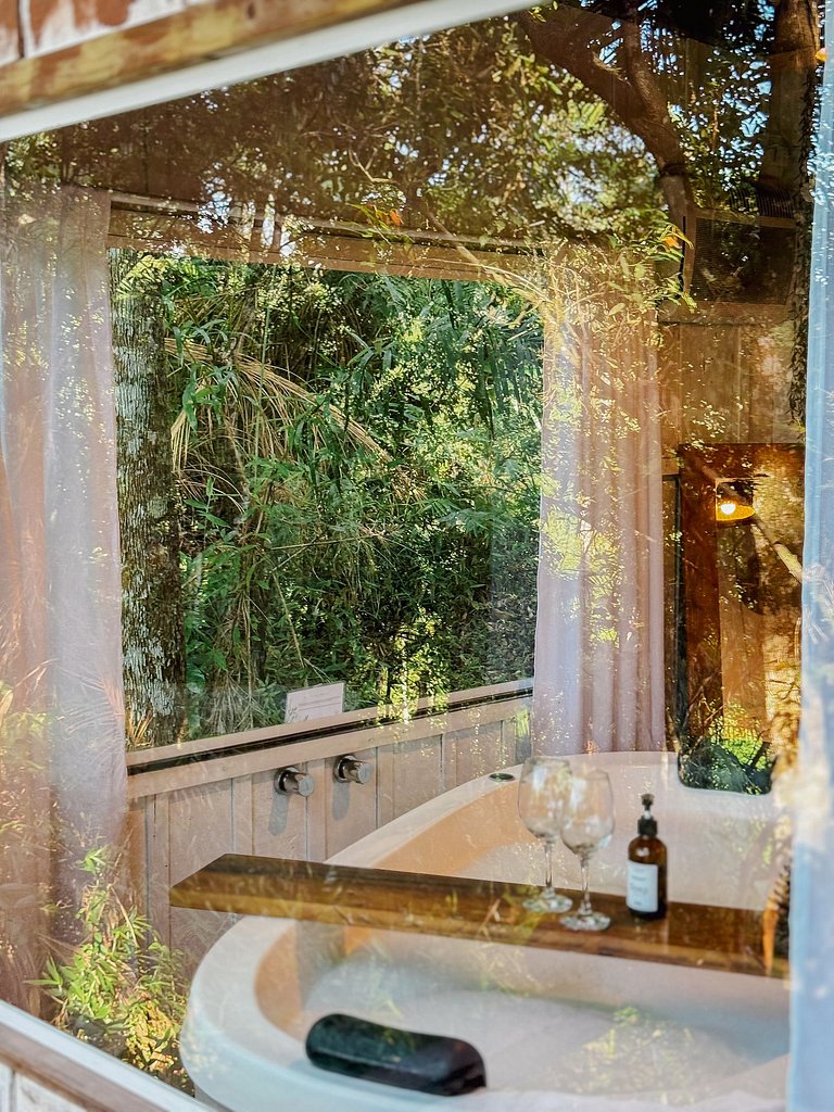 Cabana Mahalo | Com hidro e cinema ao ar livre